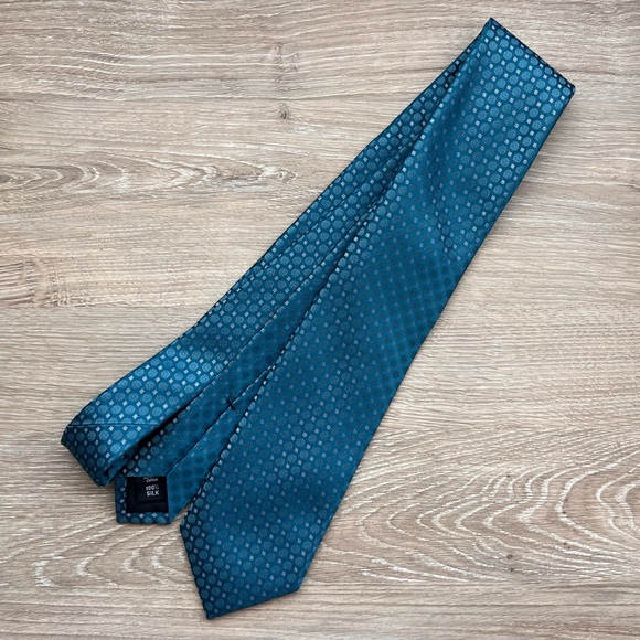 Calvin Klein Elegant Blue Patterned Tie - Picture 1 of 4